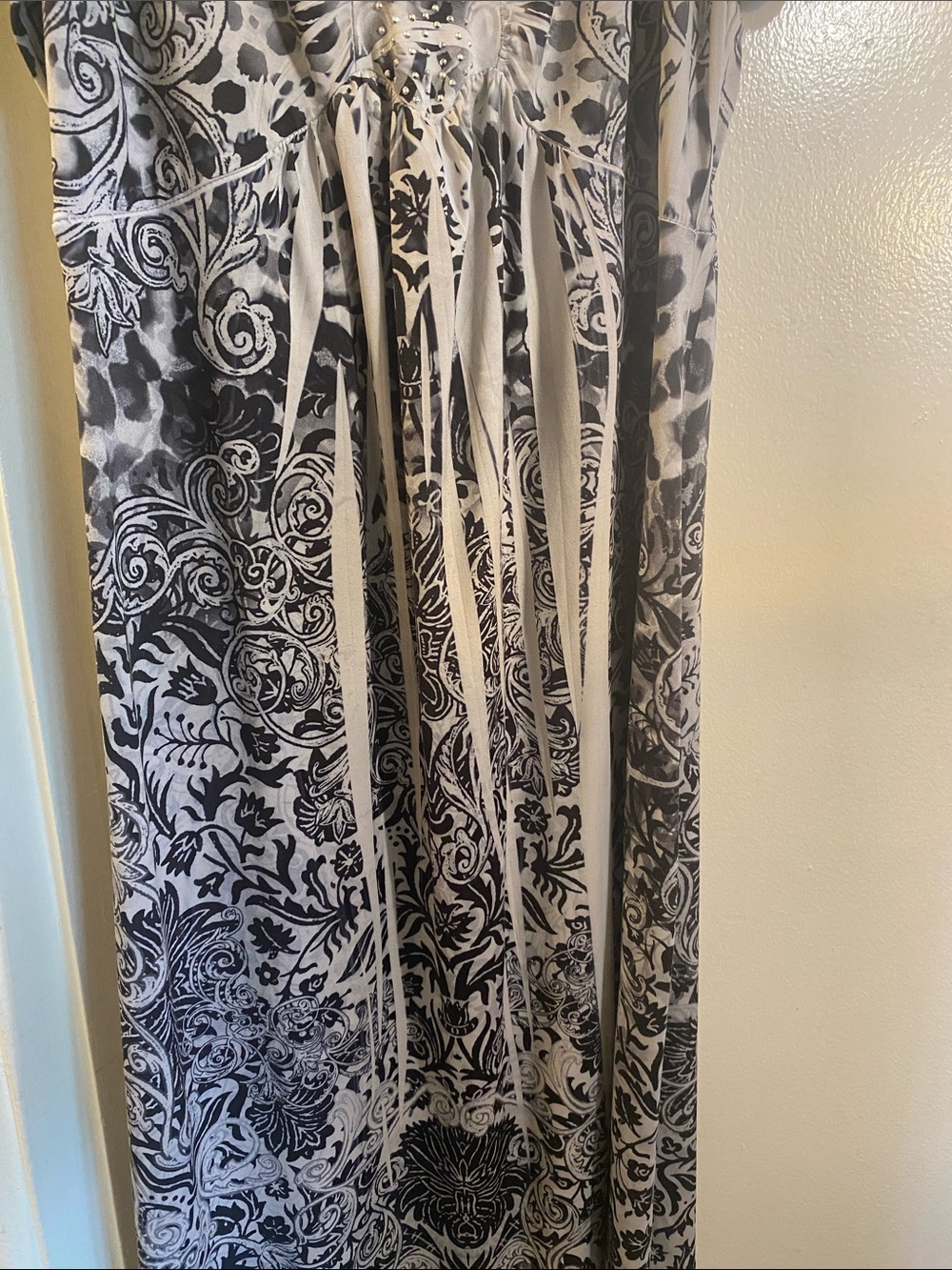 Dress Subcategory Identification - Picture 2 of 5